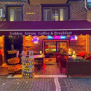Golden Arrow Old Hotel de apartamente